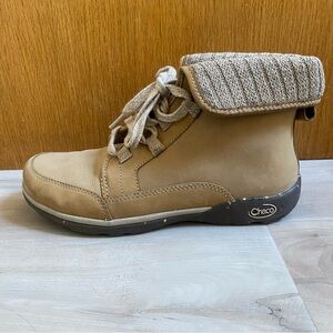 CHACO • Barbary Fall/Winter Leather Boots with Knit Trim - Size 8.5